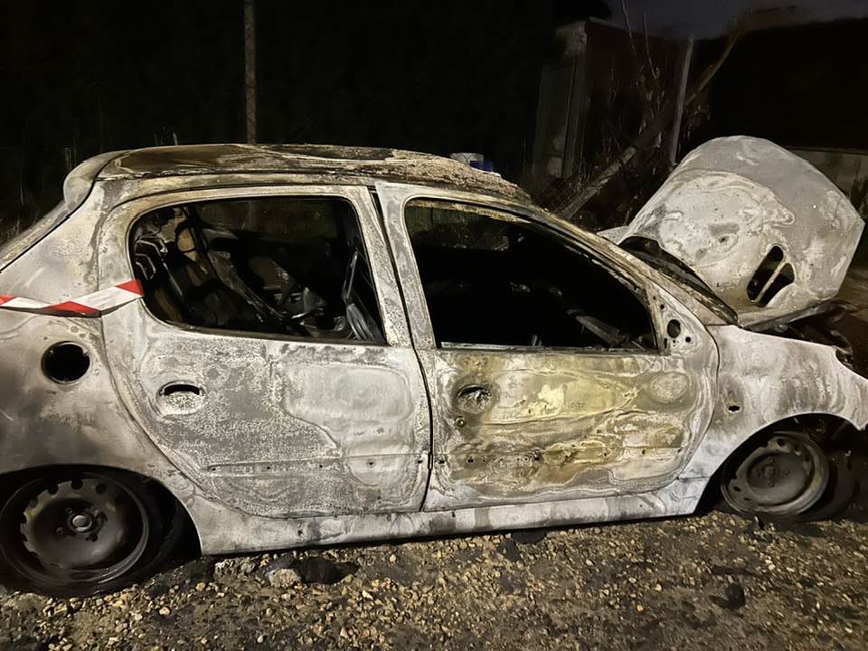 VOITURE INCENDIÉE À SEMPIGNY !