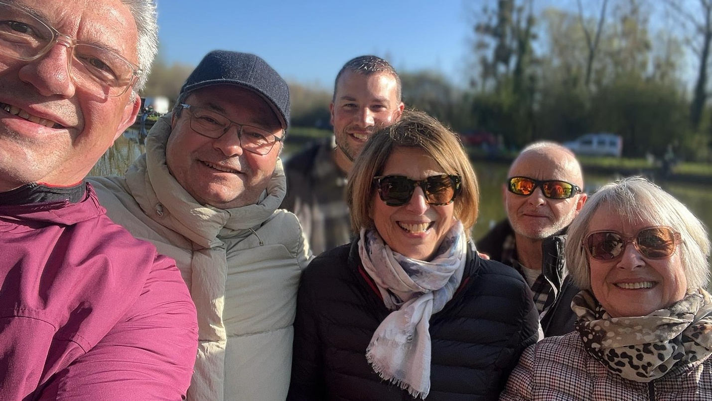 Ghislaine, Élio, Michaël, Sabrina, Yves, Nelly et Nicolas sous un beau soleil printanier !