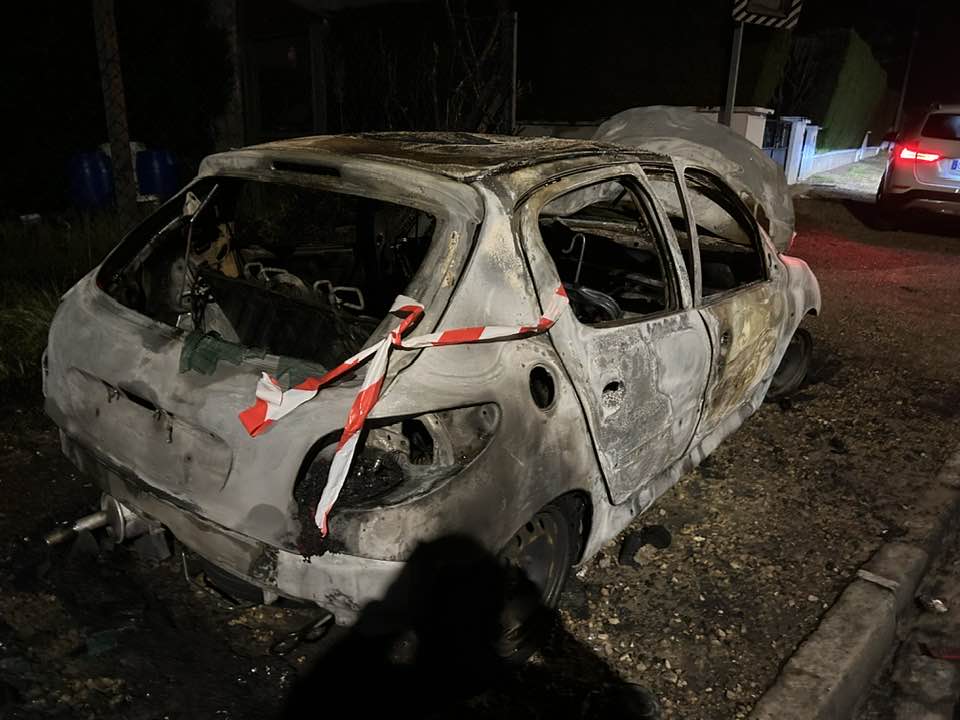 VOITURE INCENDIÉE À SEMPIGNY !