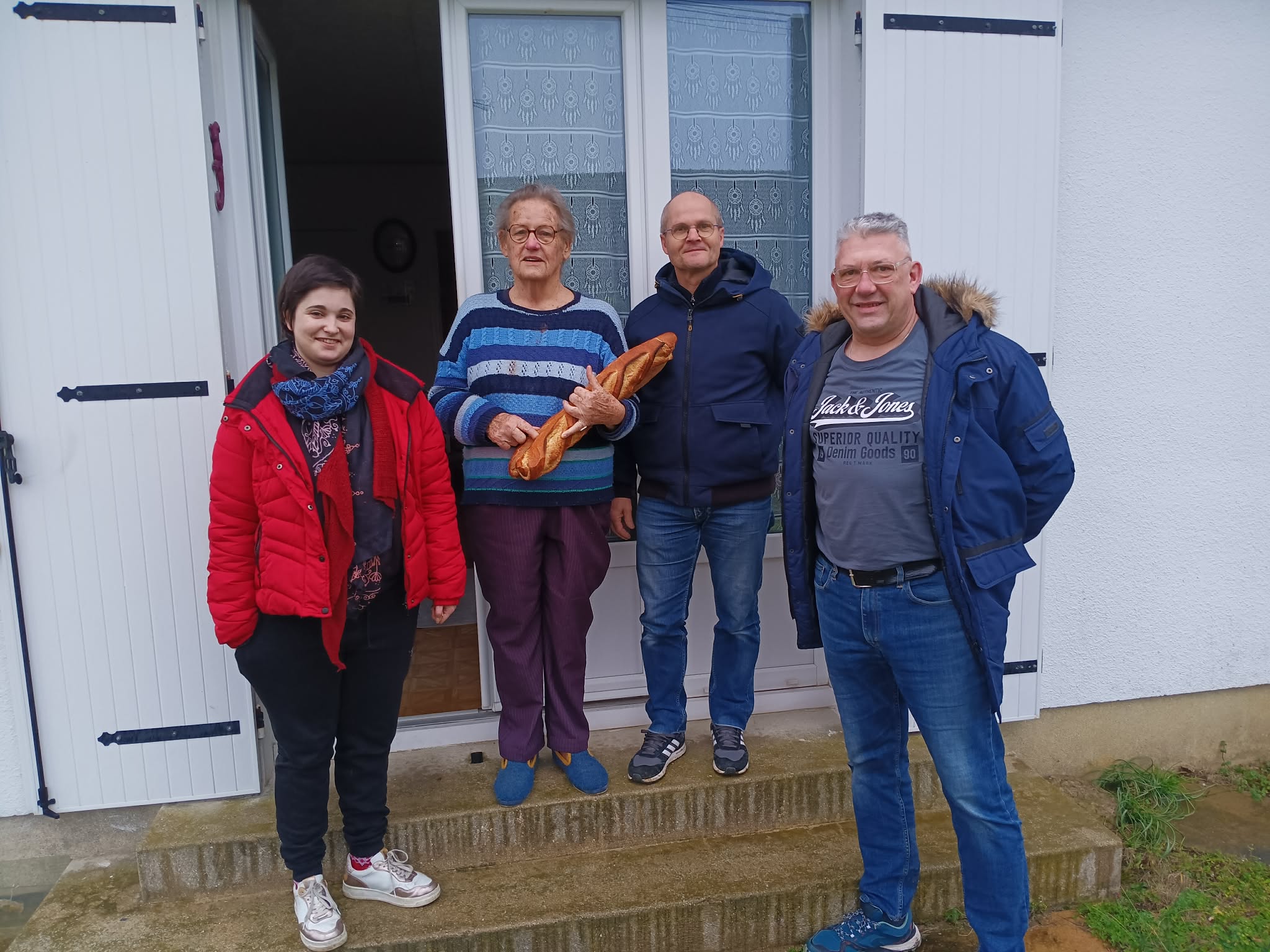 Livraison faite ce matin par Nicolas, Laurine, Christophe et Michaël !